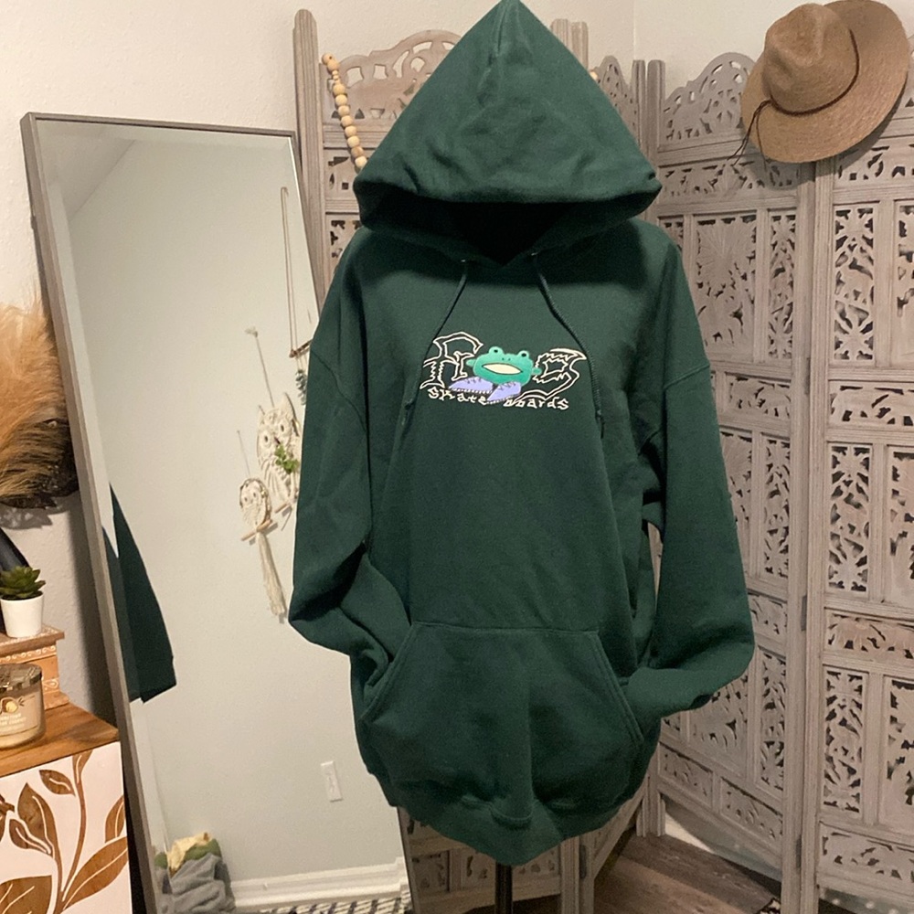 Frog Skate Boards sweatshirt in XL